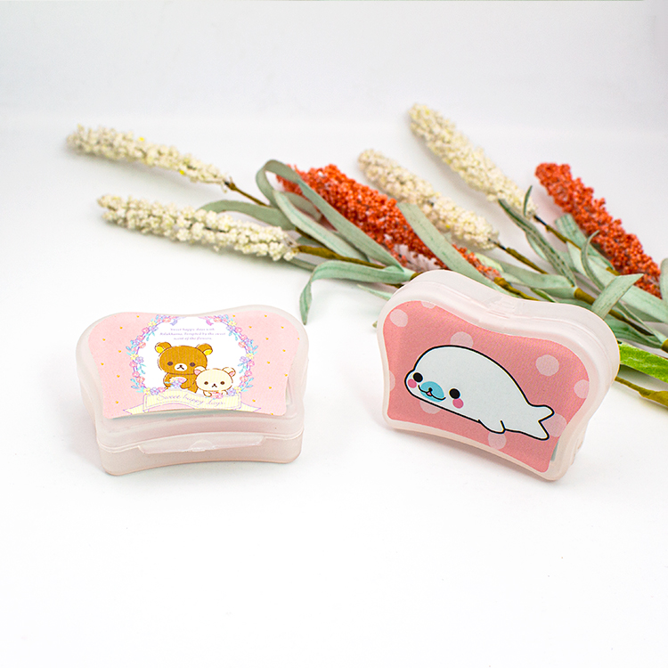 Wholesale New Design Natural Color Contact Lenses with Custom Packaging Case Eye Lens Accessories